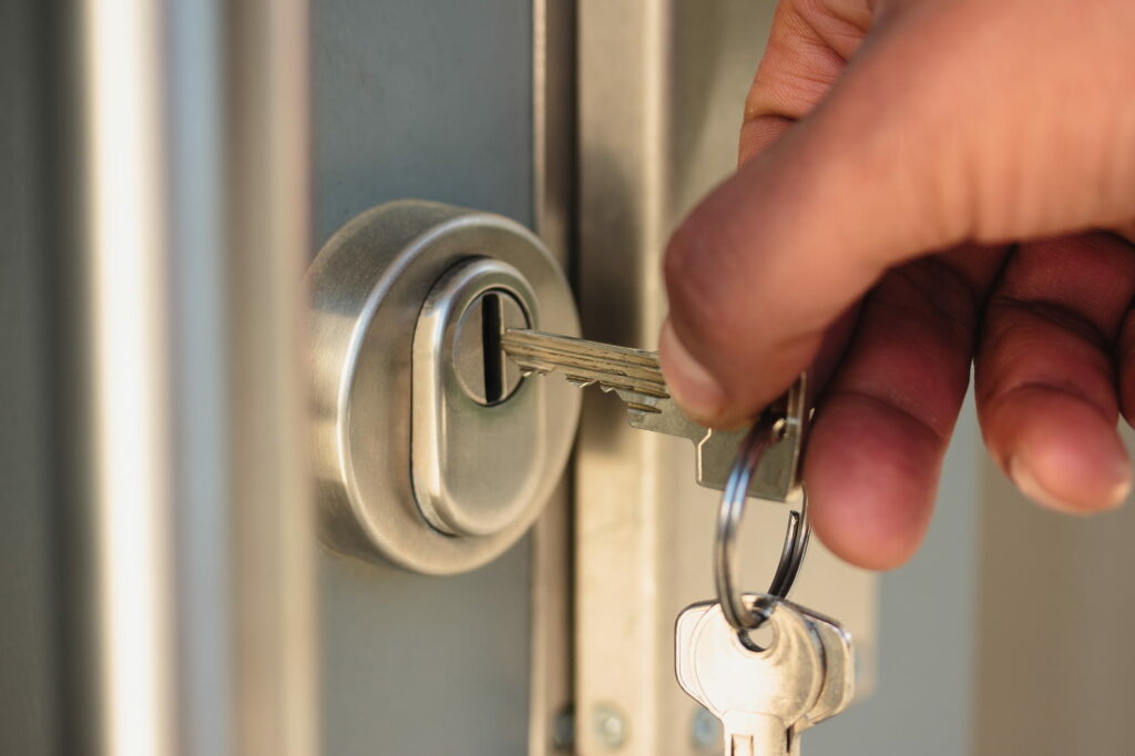 Aufsperrdienst Landau – Zuverlässiger 24/7 Aufsperrdienst für Türöffnungen, Schlüsselanfertigungen und Notfallhilfe in Landau
